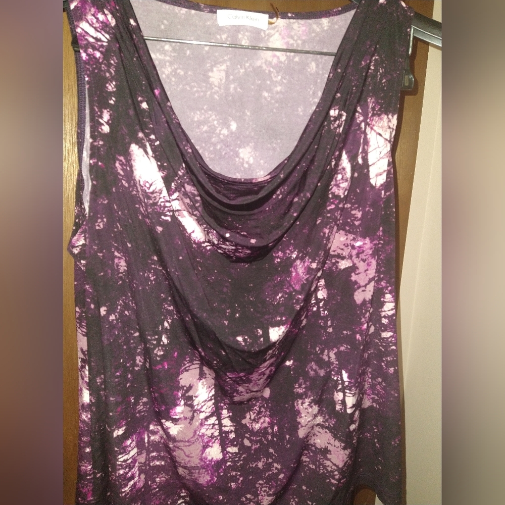Calvin Klein sleeveless scoop neck blouse